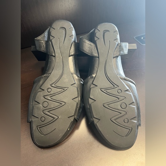 Earthies Women's Sz 8.5 Lacona Leather Black Slingback Sandals - Picture 2 of 10